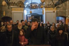 110417429_badnjevecepaljenjebadnjaka_photovladimirzivojinovic001