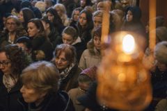 110417433_badnjevecepaljenjebadnjaka_photovladimirzivojinovic003