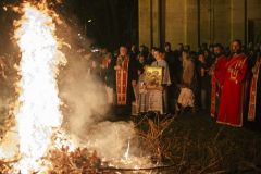 110417473_badnjevecepaljenjebadnjaka_photovladimirzivojinovic008